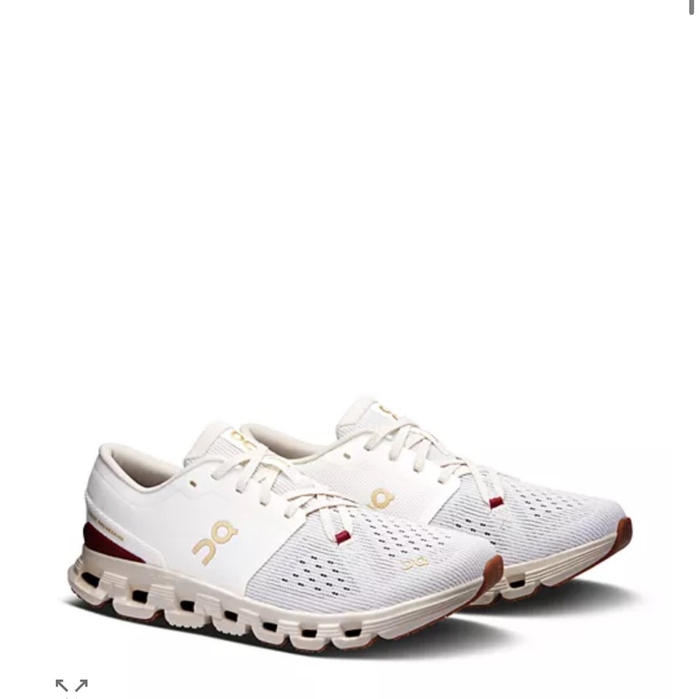 On Running Women's Cloud 4 sneakers (exclusive color)